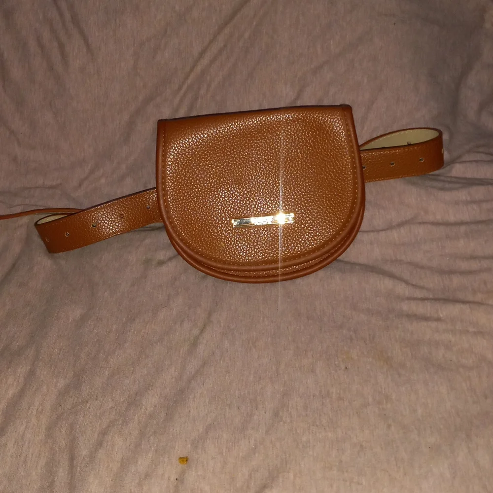 Steve Madden Belt Purse - Picture 1 of 5